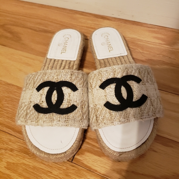 CHANEL Shoes - Chanel White Tweed Slide sz 8